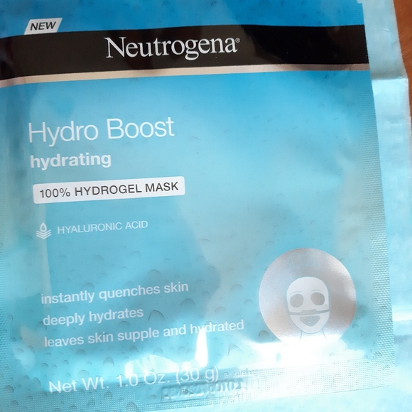 Neutrogena Skincare Bundle - Picture 8 of 13